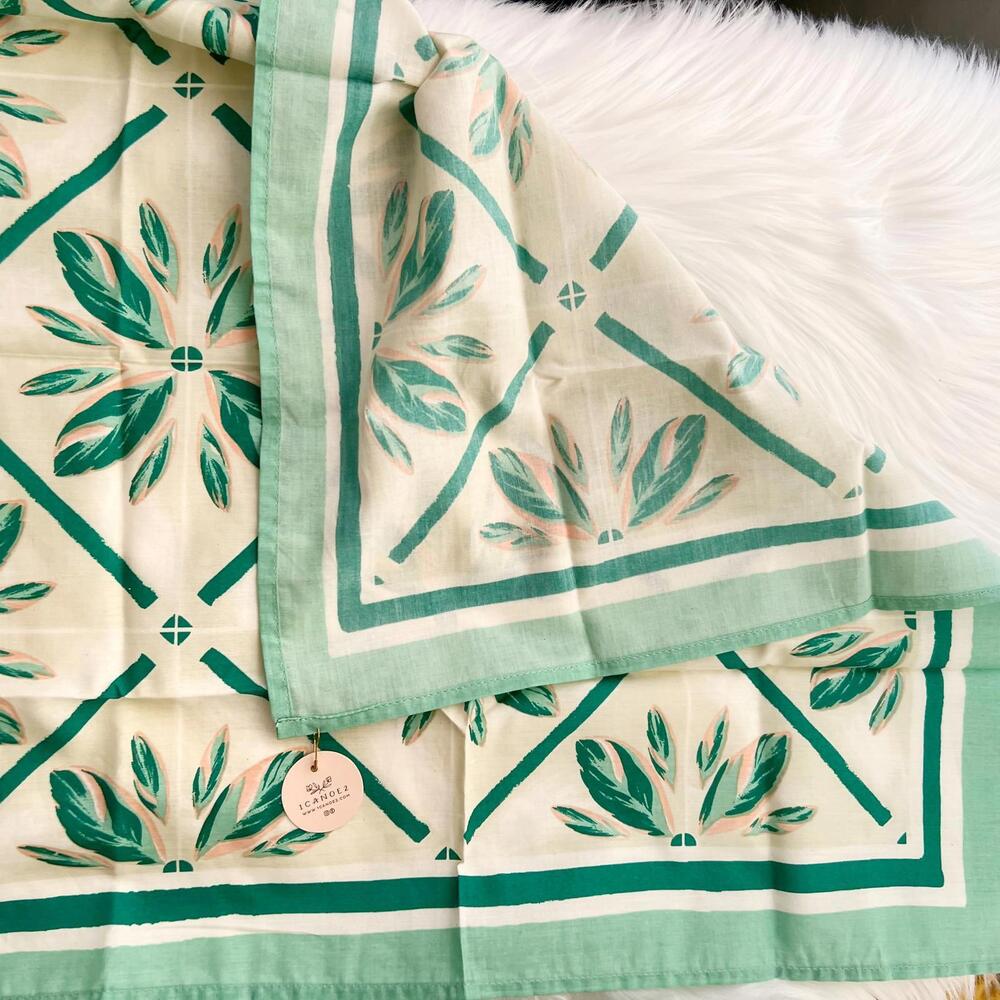 NWT 1Canoe2 Green pink leaf print square scarf 22”